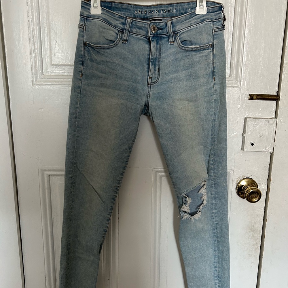American Eagle Outfitters Women's Light Blue Ripped Skinny Jeans
